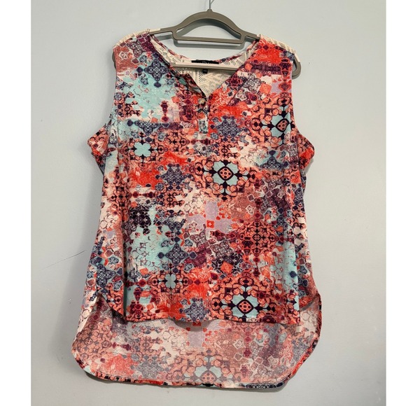 Fred David Tops - Fred David Women's 2X Sleeveless High Low Top Lace Back Henley Tile Print 1779